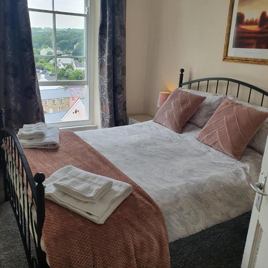 Pendyffryn Manor Bed & Breakfast Little Haven Esterno foto