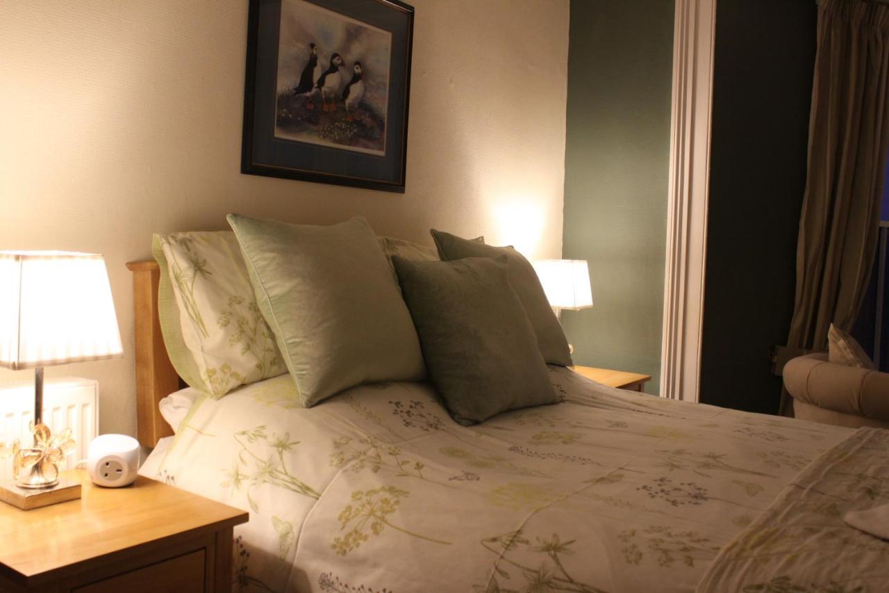 Pendyffryn Manor Bed & Breakfast Little Haven Esterno foto