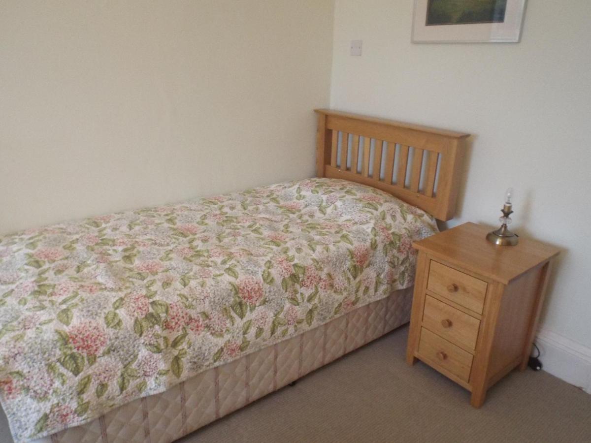 Pendyffryn Manor Bed & Breakfast Little Haven Esterno foto