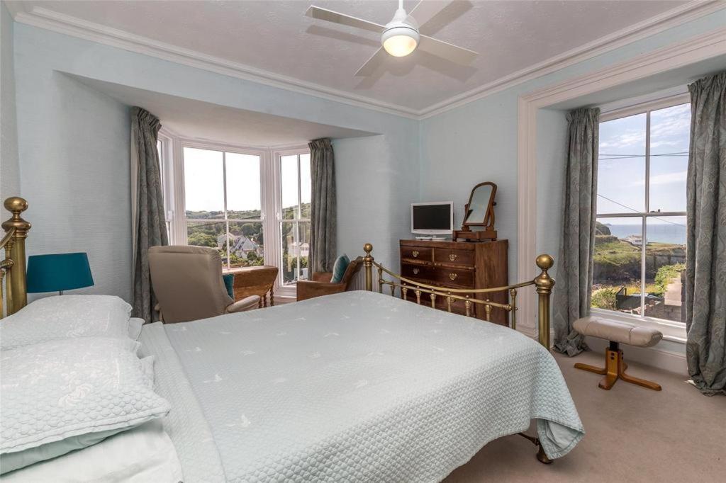 Pendyffryn Manor Bed & Breakfast Little Haven Esterno foto