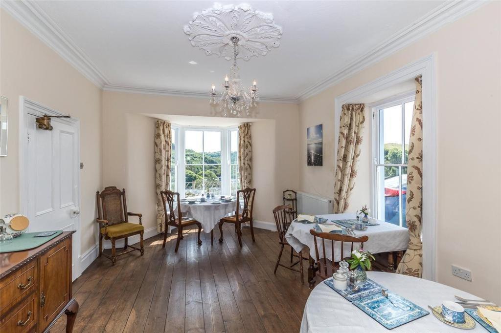 Pendyffryn Manor Bed & Breakfast Little Haven Esterno foto