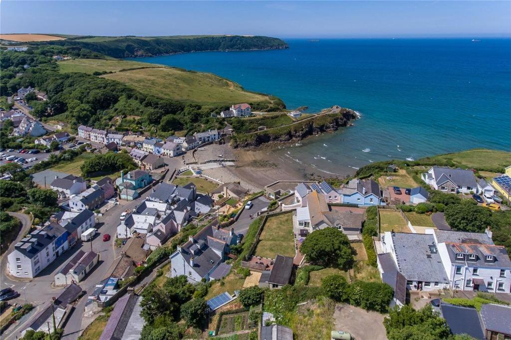 Pendyffryn Manor Bed & Breakfast Little Haven Esterno foto