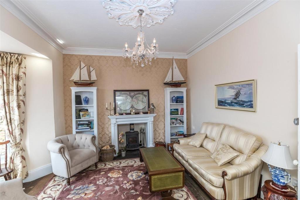 Pendyffryn Manor Bed & Breakfast Little Haven Esterno foto